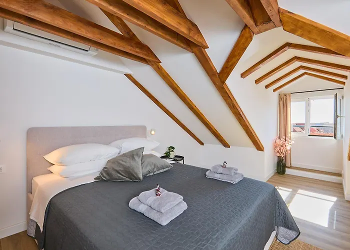 Apartment Iza Grada