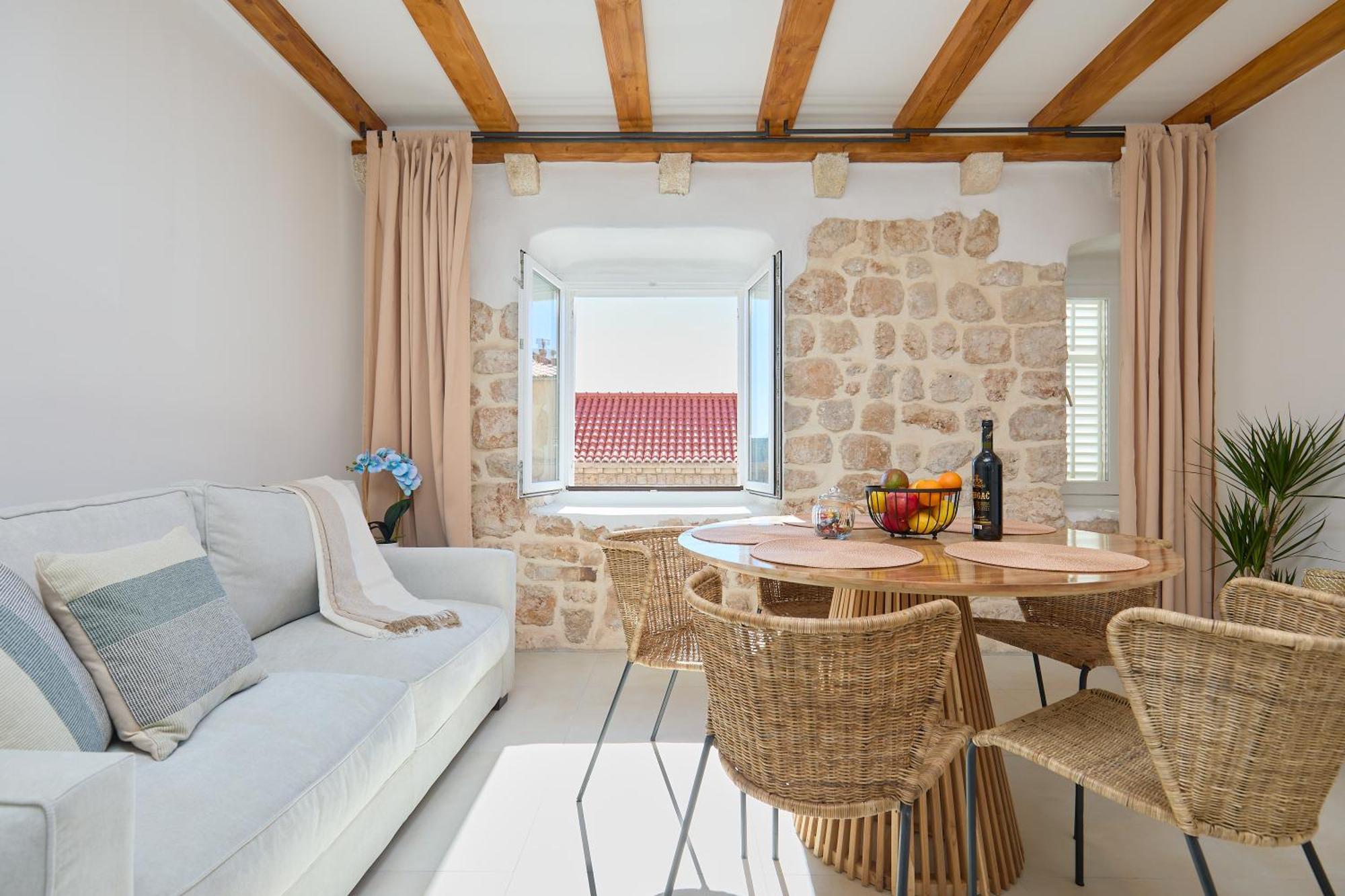Apartment Iza Grada *
